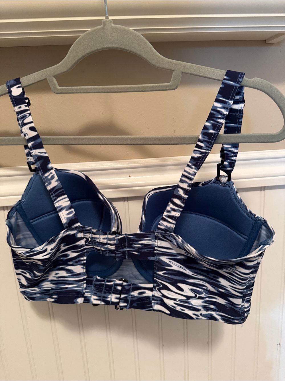 smart & sexy Navy and White Abstract Underwire Bikini Top - Picture 3 of 6